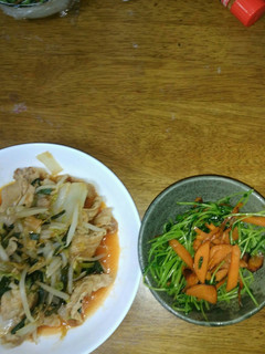豚キムチ炒めと豆苗炒め-レシピのメイン写真
