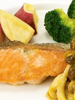 秋鮭のムニエルきのこカレー風味ソース-レシピのメイン写真
