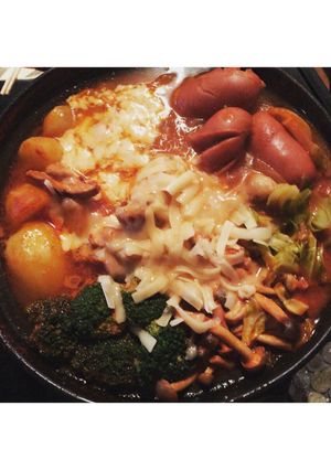 ペロリと食べちゃう♪トマト鍋✨-レシピのメイン写真