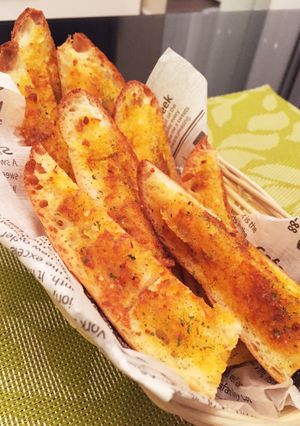 トマトの旨み染み込んだガーリックトースト-レシピのメイン写真