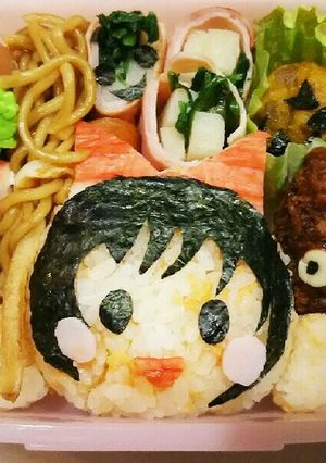 秋の遠足弁当(魔女、黒猫、ハロウィン)-レシピのメイン写真