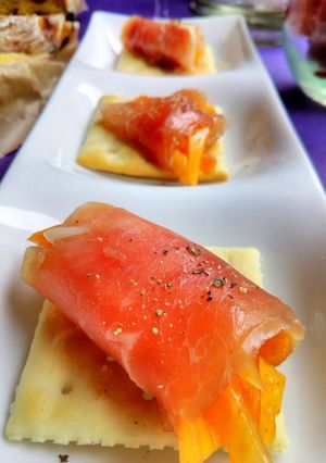 生ハムと柿のカナッペ-レシピのメイン写真
