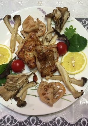 チキンとレンコン、茸のハーブソテー-レシピのメイン写真
