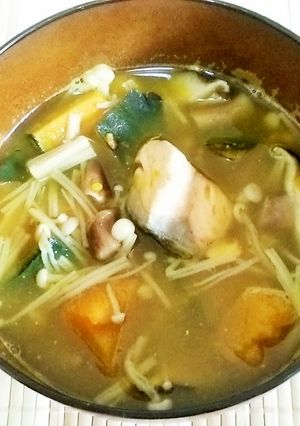 鮭カボチャきのこの具沢山味噌汁-レシピのメイン写真