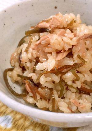 ツナ缶と塩こんぶの炊き込み御飯-レシピのメイン写真