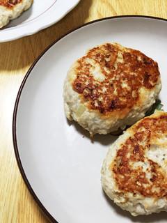 おろしポン酢で食べる蓮根入り鶏ハンバーグ-レシピのメイン写真
