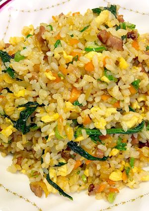 簡単な絶品セロリ葉っぱで海老チャーハン-レシピのメイン写真