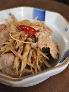 朝夕弁当に♪醤油麹豚こま肉de金平ごぼう-レシピのメイン写真