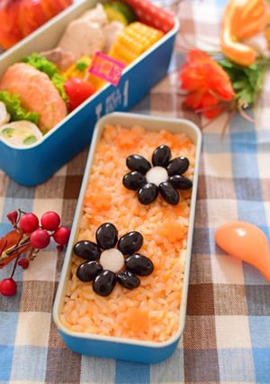 【キャラ弁】ハロウィンカラーのお花弁当-レシピのメイン写真