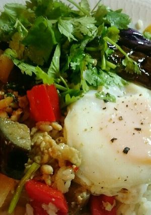 どっさりパクチー丼(ガパオ風)-レシピのメイン写真