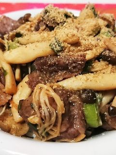 キノコと豚肉のバター炒め丼-レシピのメイン写真
