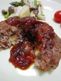チーズinハンバーグまろやか玉ねぎソース-レシピのメイン写真