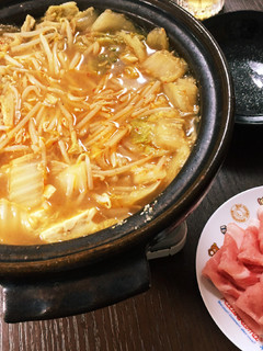 豚しゃぶでお肉やわらか♪辛くないキムチ鍋-レシピのメイン写真