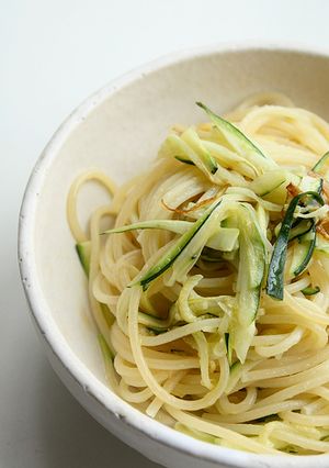簡単パスタ:ズッキーニスパゲッティー-レシピのメイン写真