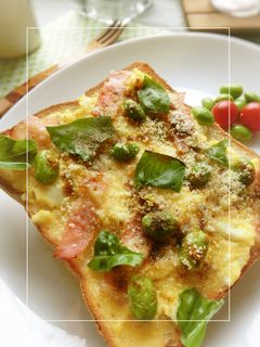 ゆで卵×ベーコンのバジルカレートースト-レシピのメイン写真