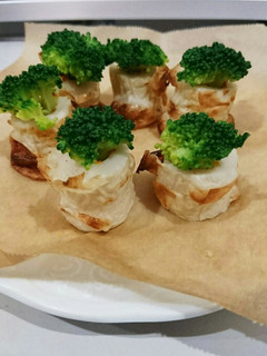 ぼたん焼きちくわにブロッコリー盆栽風-レシピのメイン写真