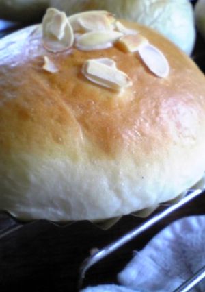 ♥たっぷりプリンのぷりんパン♥-レシピのメイン写真