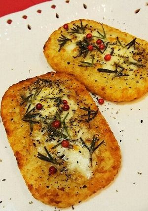 ハッシュドポテトde簡単♪香草チーズピザ-レシピのメイン写真
