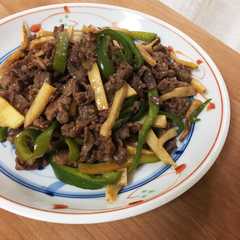 รูปของ 青椒肉絲(牛肉・ピーマン・タケノコ)