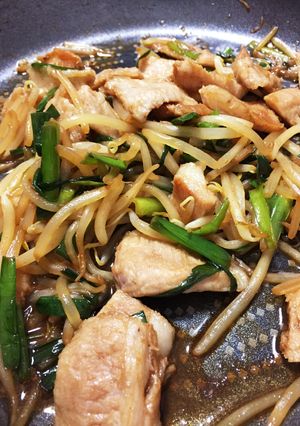豚トロもやしとニラの醤油炒め-レシピのメイン写真