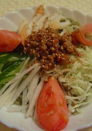 ★ごまだれサラダうどん（鯖そぼろ乗せ)★-レシピのメイン写真