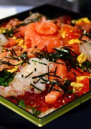 いくら　サーモンを使った　豪華ちらし寿司-レシピのメイン写真