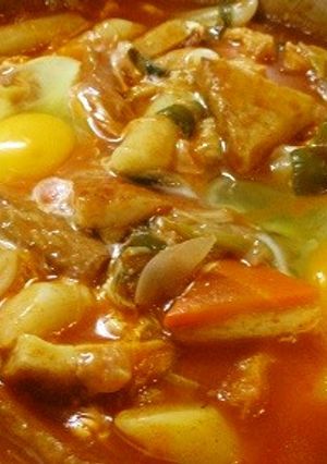 甘辛で具沢山♪皆で食べたいトッポギ鍋-レシピのメイン写真