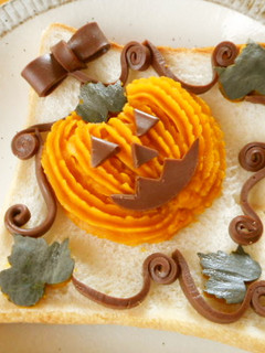 ハロウィン♪かぼちゃのデコ食パン-レシピのメイン写真