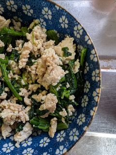 とっても簡単★鶏そぼろのほうれん草炒め-レシピのメイン写真