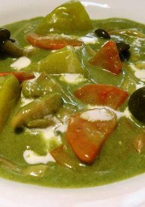 スピルリナのグリーンカレーシチュー-レシピのメイン写真
