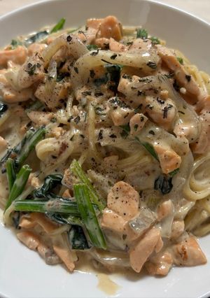 サーモンとほうれん草のクリームパスタ-レシピのメイン写真