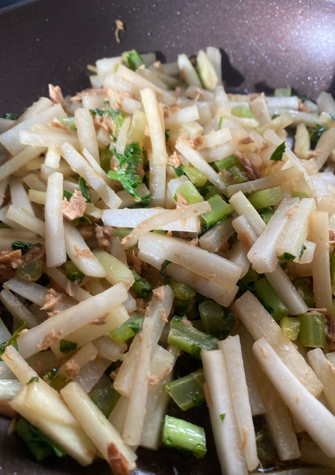 大根の皮と葉のツナ缶炒め-レシピのメイン写真