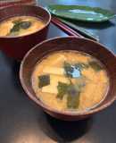 おかんレシピ𓀤𓀣豆腐とわかめの味噌汁