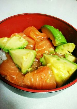 絶品！ごま油香るサーモン漬け丼-レシピのメイン写真