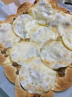残った餃子の皮で*パリパリねぎ味噌ピザ-レシピのメイン写真