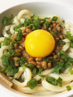 簡単激ウマ 釜玉納豆うどん-レシピのメイン写真