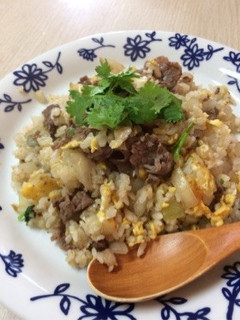 10分で簡単!パクチー香る牛コマ肉の炒飯-レシピのメイン写真