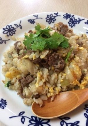 10分で簡単！パクチー香る牛コマ肉の炒飯-レシピのメイン写真