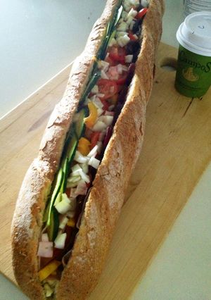 びっくりフランスパン全部　詰め込みサンド-レシピのメイン写真