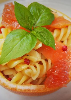 サーモンとグレープフルーツのピンクパスタ-レシピのメイン写真