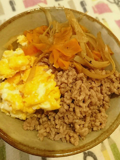簡単・おいしい!きんぴらごぼうの三色丼-レシピのメイン写真