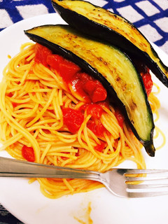大きなナスとトマトソースパスタ-レシピのメイン写真