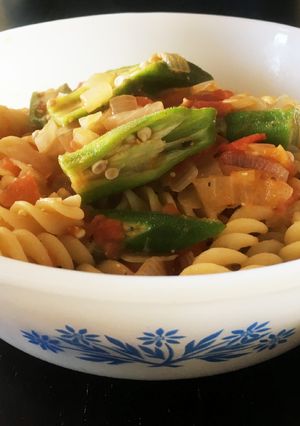 オクラとフジッリのトマト味噌パスタ-レシピのメイン写真