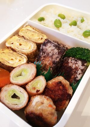 毎日男弁当⁂鯖竜田揚げとネギの豚巻き弁当-レシピのメイン写真