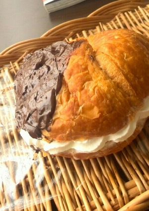 ホイップマリームでチョコクロワッサン-レシピのメイン写真