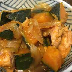 รูปของ ハロウィンなので？鶏肉とかぼちゃの煮物