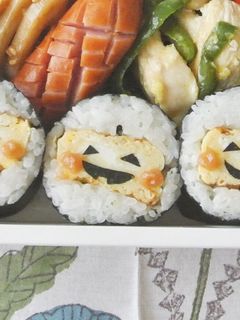 簡単キャラ弁!卵焼きでハロウィンのり巻き-レシピのメイン写真