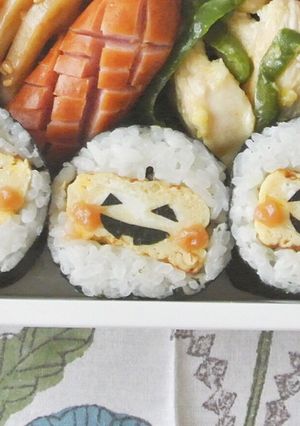 簡単キャラ弁！卵焼きでハロウィンのり巻き-レシピのメイン写真