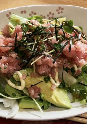 カフェ風♡めんつゆで簡単アボカドマグロ丼-レシピのメイン写真
