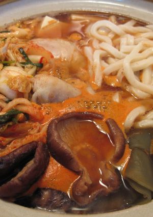 結び昆布が決め手のキムチ煮込みうどん-レシピのメイン写真